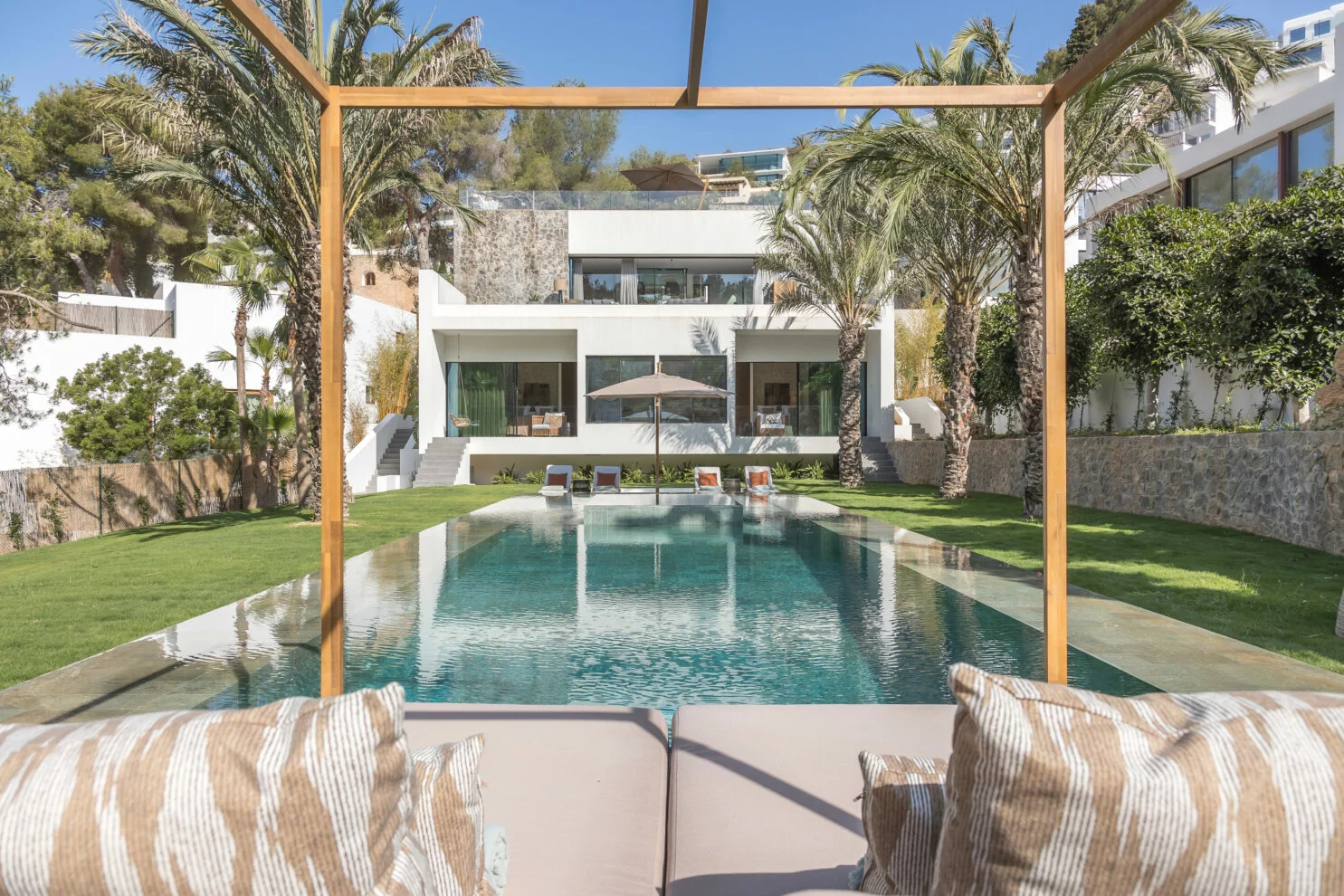 5-Bed Luxury Villa Overlooking Dalt Villa, Can Furnet