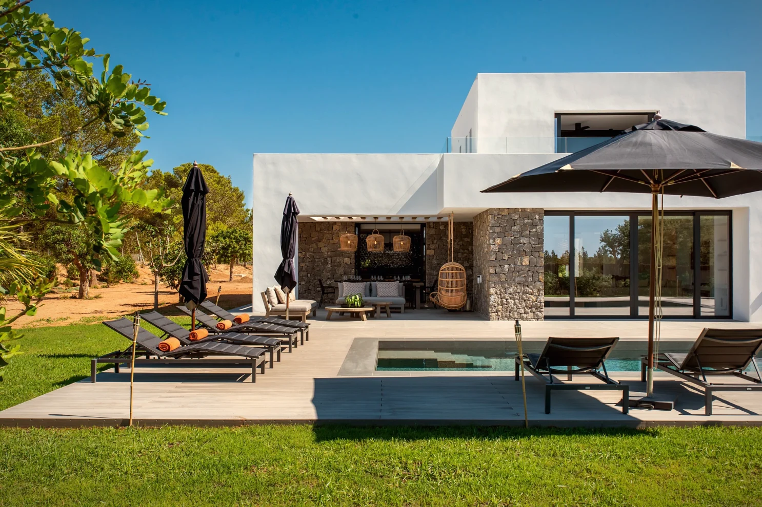 Eco-smart 4-bed villa with total privacy in San Agustin