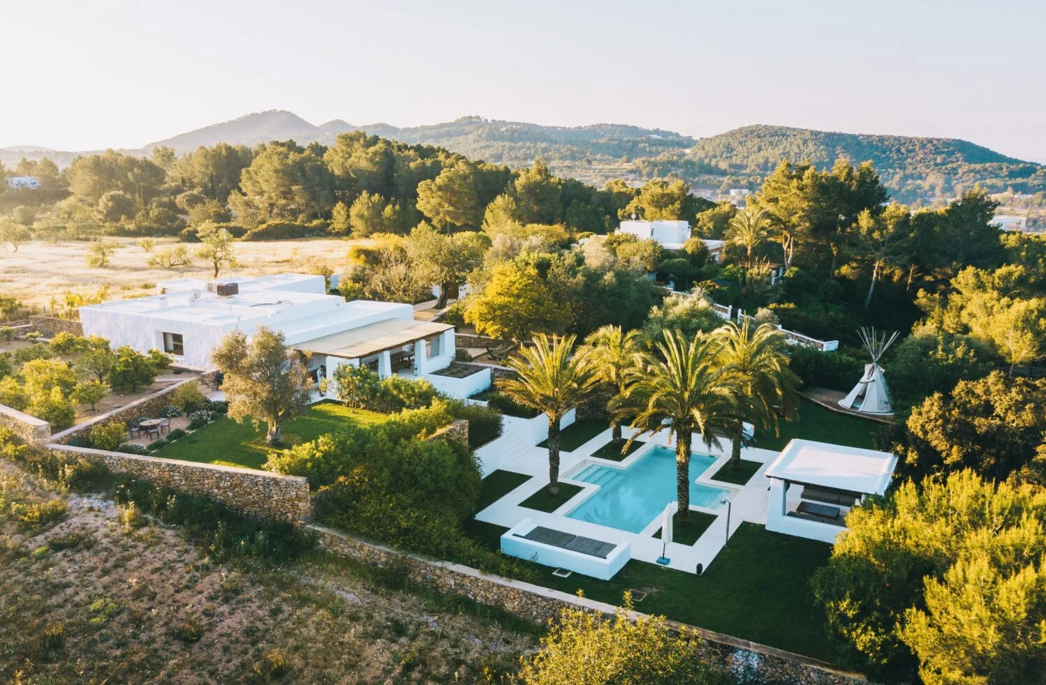 Blakstad finca with full self-sufficiency, tourist licence and Santa Gertrudis location